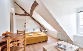 Charming 1 Bedroom Apt In The Heart Of Paris